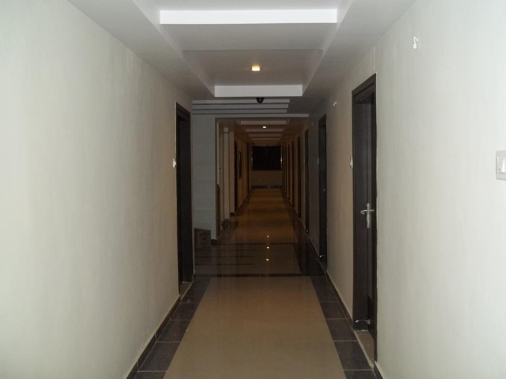 Hotel Sapphire Junagadh Exterior photo